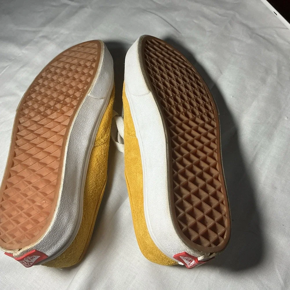 Size 3.5 - Vans Authentic Pig Suede - Mustard